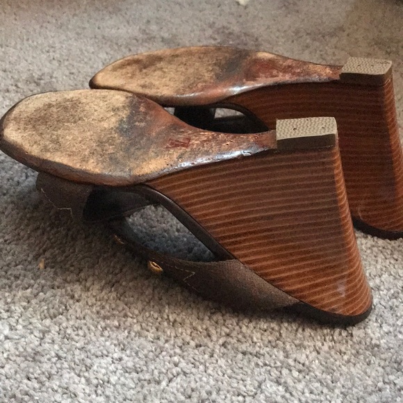 Authentic Louis Vuitton Sandals - Picture 4 of 4